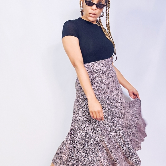 Liz Claiborne Dresses & Skirts - Geo Print Midi Skirt